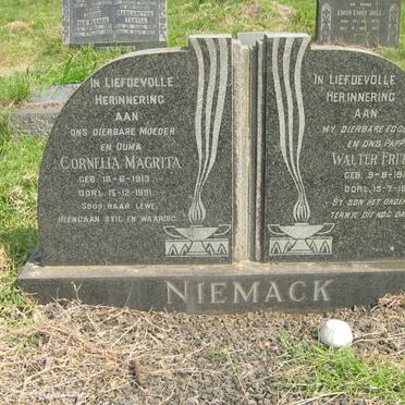 NIEMACK Walter Fritz 1912-1957 &amp; Cornelia Margrita 1913-1991