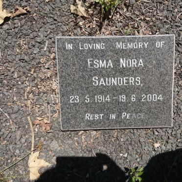 SAUNDERS Esma Nora 1914-2004