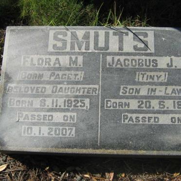SMUTS Jacobus J.P. 1921-  &amp; Flora M. PAGET 1925-2007