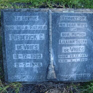 VRIES Diederick C., de 1889-1956 &amp; Lilian Susan 1887-1951