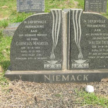 NIEMACK Walter Fritz 1912-1957 &amp; Cornelia Margrita 1913-1991