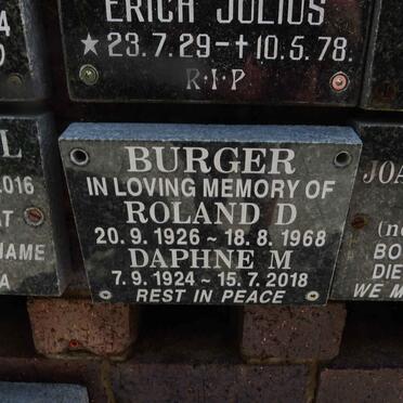 BURGER Roland D. 1926-1968 &amp; Daphne M. 1924-2018