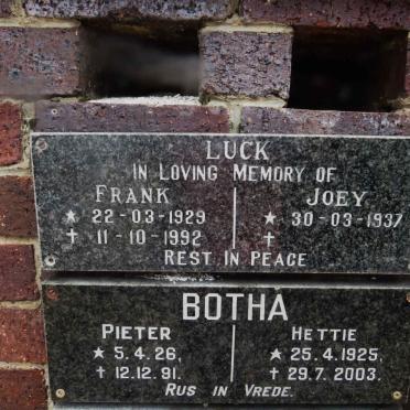 LUCK Frank 1929-1992 &amp; Joey 1937