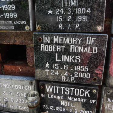 LINKS Robert Ronald 1955-2000