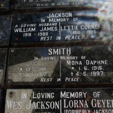 SMITH Vic 1918-1987 &amp; Mona Daphne 1916-1997