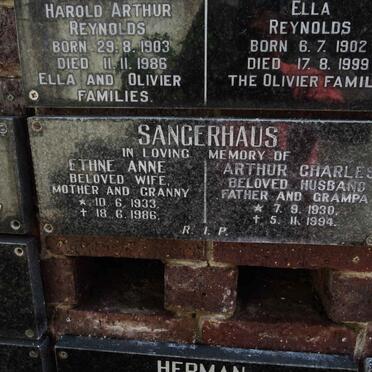 SANGERHAUS Arthur Charles 1930-1994 &amp; Ethne Anne 1933-1986