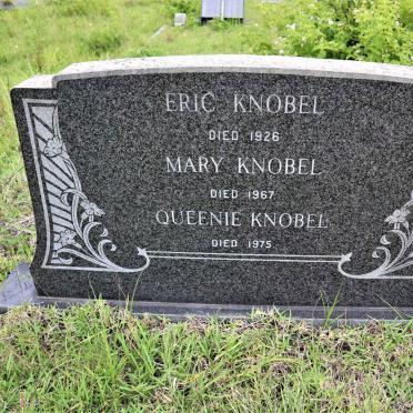 KNOBEL Eric -1926 :: KNOBEL Mary -1967 :: KNOBEL Queenie -1975