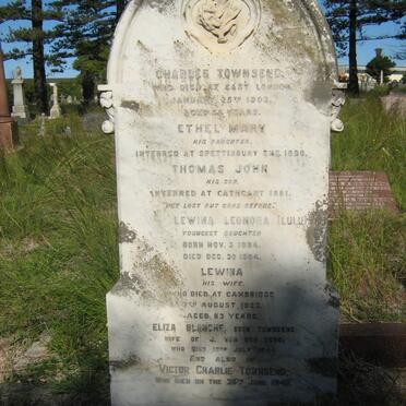 TOWNSEND :: VAN DEN BERG