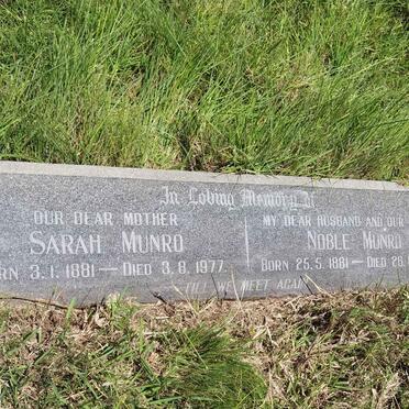 MUNRO Noble 1881-1963 &amp; Sarah 1881-1977