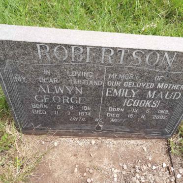 ROBERTSON Alwyn George 1911-1974 &amp; Emily Maud COOKS 1919-2002
