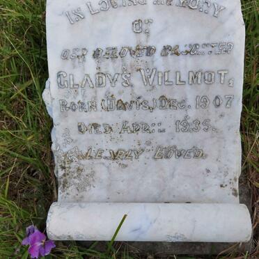 WILLMOT Gladys 1907-1935