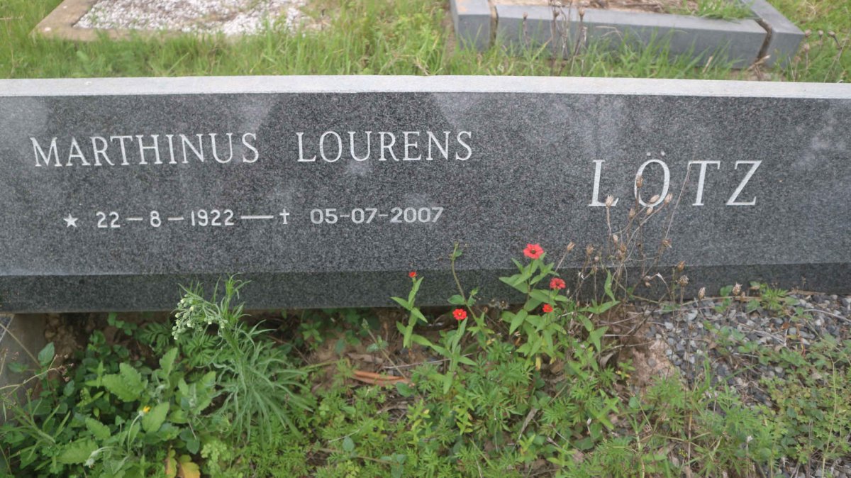 LOTZ Marthinus Lourens 1922-2007 &amp; Engela Louisa 1920-1994