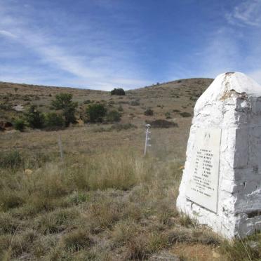 Eastern Cape, GRAAFF-REINET district, Bouwershoek Mountains, Paardefontein 371, British military memorial and graves