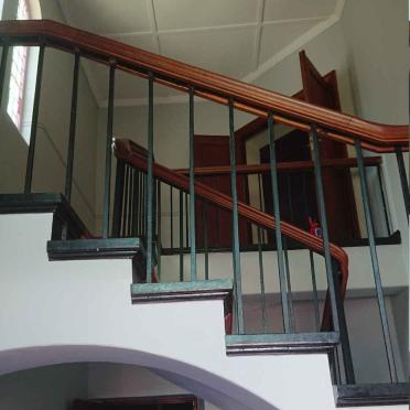 6. Interior staircase / Trappe binne kerk