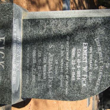 FICK Ernest W. 1894-1949 &amp; S. Juliana MOOLMAN 1898-1980 :: FICK Monica 1921-1921