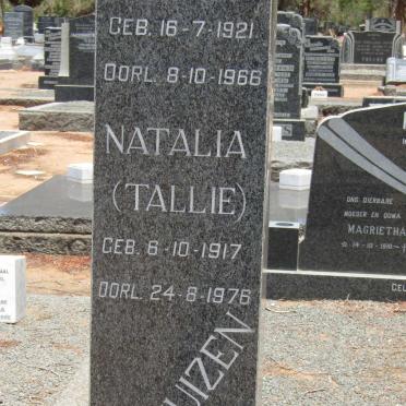 OOSTHUIZEN P.J. 1921-1966 &amp; Natalia 1917-1976