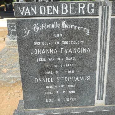 BERG Daniel Stephanus, van den 1906-1991 &amp; Johanna Francina VAN DEN BERG 1906-1988
