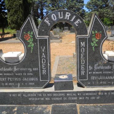 FOURIE Ockert Petrus Jacobus 1925-2005 &amp; Izy Johanna PITOUT 1932-1994