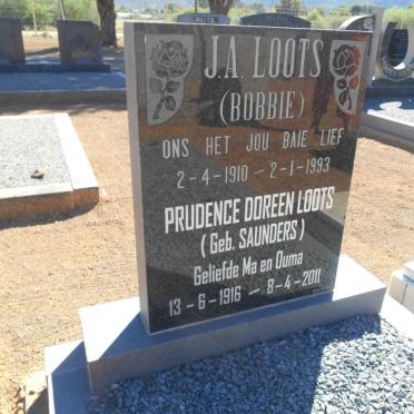 LOOTS J.A. 1910-1993 &amp; Prudence Doreen SAUNDERS 1916-2011