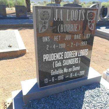 LOOTS J.A. 1910-1993 &amp; Prudence Doreen SAUNDERS 1916-2011