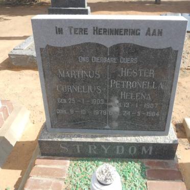 STRYDOM Martinus Cornelius 1903-1979 &amp; Hester Petronella Helena 1907-1964