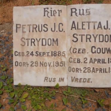 STRYDOM Petrus J.C. 1885-1951 &amp; Aletta J.S. GOUWS 1891-1953