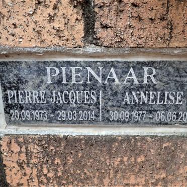 PIENAAR Pierre Jacques 1973-2014 &amp; Annelise 1977-2017