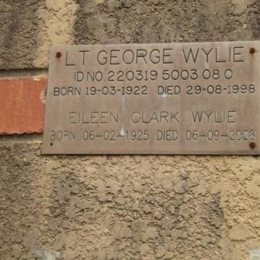 WYLIE George 1922-1998 &amp; Eileen Clark 1925-2008