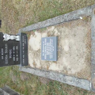 MUNDAY Merle Virginia 1940-2010 :: MUNDAY Glenda Sharon 1964-1968