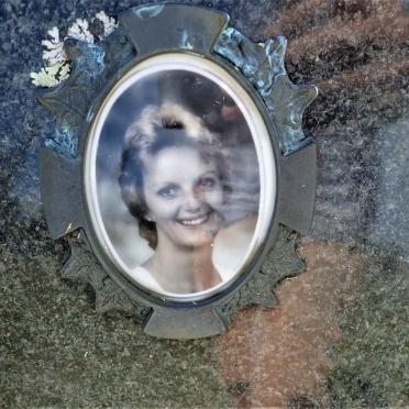 NEL Peter 1920-2003 &amp; ?lie 1921-2015 :: VAN DER MERWE Avril 1954-1995 