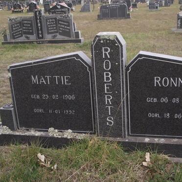 ROBERTS Ronnie 1933-1990 &amp; Mattie 1906-1992