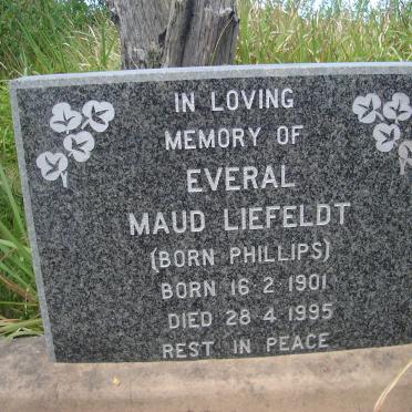 LIEFELDT Everal Maud nee PHILLIPS 1901-1995