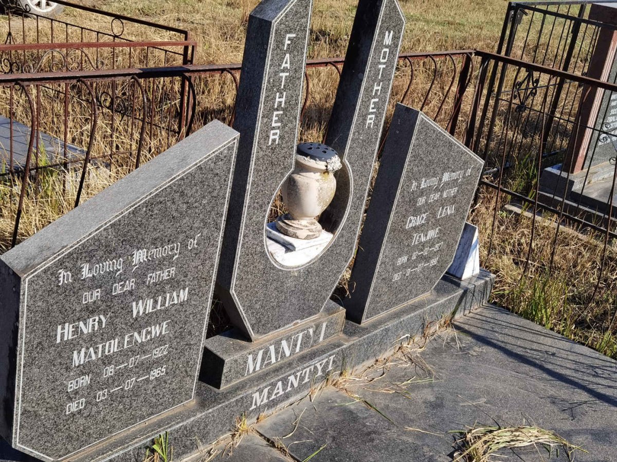 MANTYI Henry William Matolengwe 1922-1965 & Grace Lena Tenjiwe 1927-1990