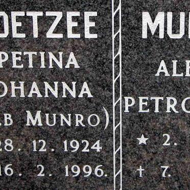 COETZEE Petina Johanna nee MUNRO 1924-1996 :: MUNRO Aletta Petronella 1922-1990