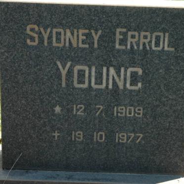 YOUNG Sydney Errol 1909-1977