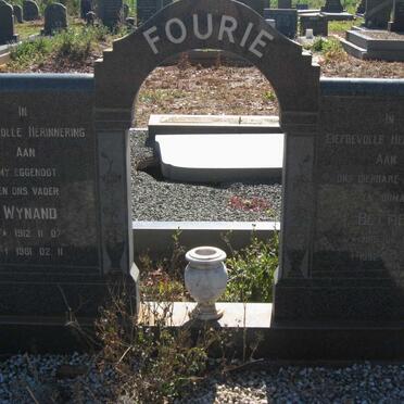 FOURIE Wynand 1912-1981 &amp; Bettie 1915-1992