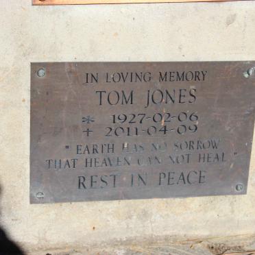 JONES Tom 1927-2011