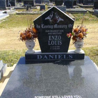 DANIELS Enzo Louis 1983-2005