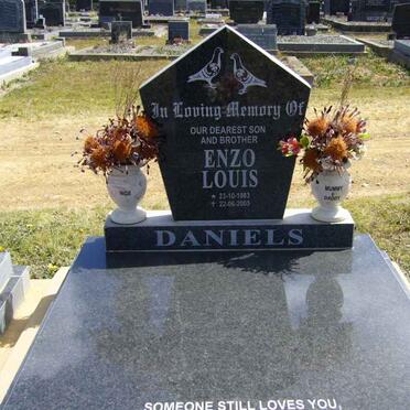 DANIELS Enzo Louis 1983-2005
