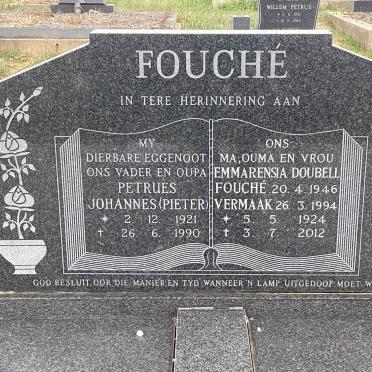 FOUCHE Petrues Johannes 1921-1990 :: VERMAAK Emmarensia voorheen FOUCHE nee DOUBELL 1924-2012