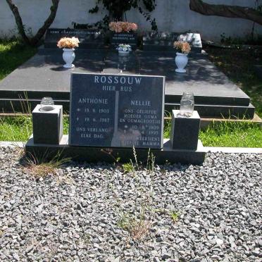 ROSSOUW Anthonie 1903-1987 &amp; Nellie 1909-1995