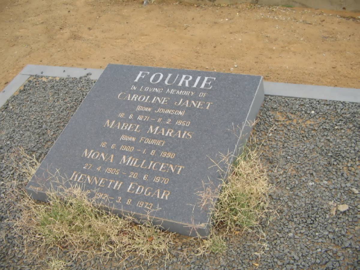 FOURIE Caroline Janet nee JOHNSON 1871-1950 :: MARAIS Mabel nee FOURIE 1900-1990 :: FOURIE Mona Millicent 1905-1970 :: FOURIE Kenneth Edgar 1912-1973
