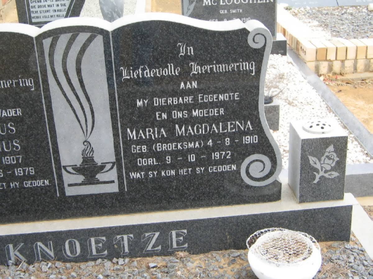 KNOETZE Casparus Marthinus 1907-1979 &amp; Maria Magdalena BROEKSMA 1910-1972