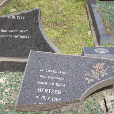 HERTZOG 1905-1976 &amp; Sannie 1907-1975