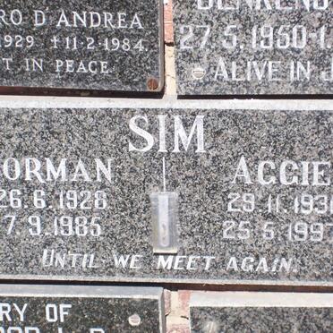 SIM Norman 1928-1985 &amp; Aggie 1931-1997
