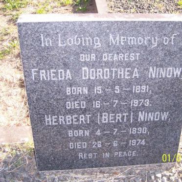 NINOW Herbert 1890-1974 &amp; Frieda Dorothea 1891-1973