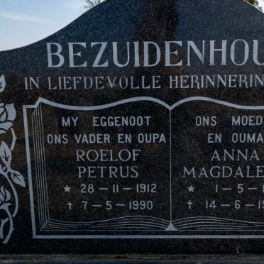 BEZUIDENHOUT Roelof Petrus 1912-1990 &amp; Anna Magdalena 1916-1995