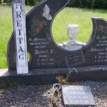 FREITAG Robert F. 1910-1994 &amp; Johanna A. SWART 1914-1993