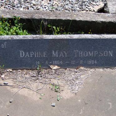 THOMPSON Francis Edwin 1902-1969 &amp; Daphne May 1904-1965