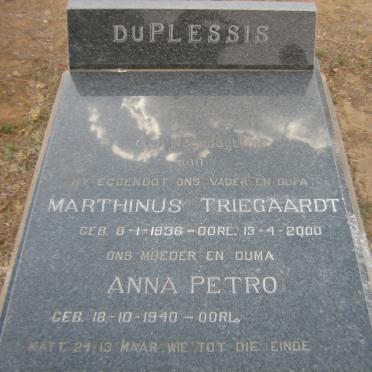 PLESSIS Marthinus Triegaardt, du 1936-2000 &amp; Anna Petro 1940-